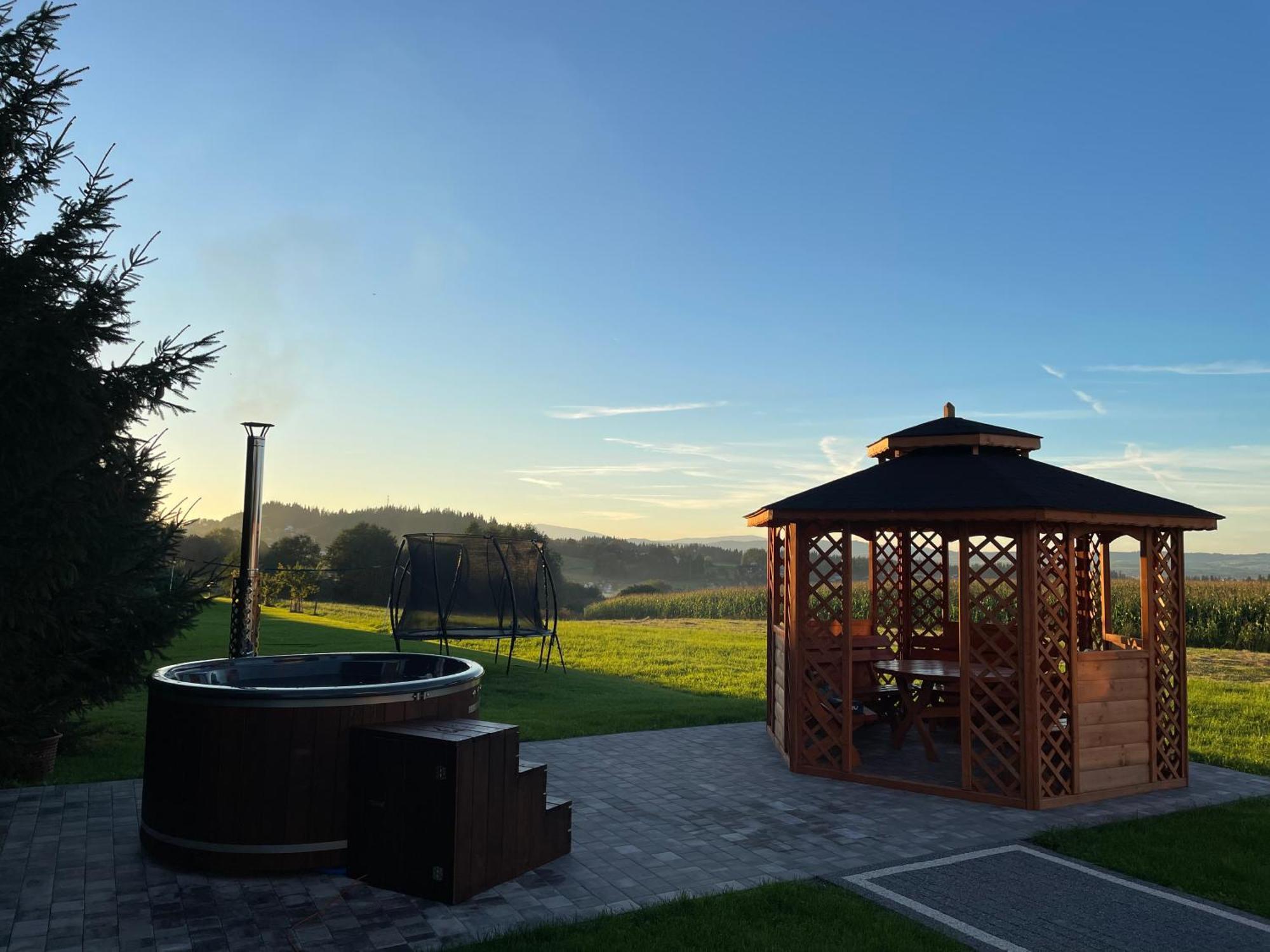 Stylove Domki Banska Nizna Domki Z Jacuzzi Exterior photo